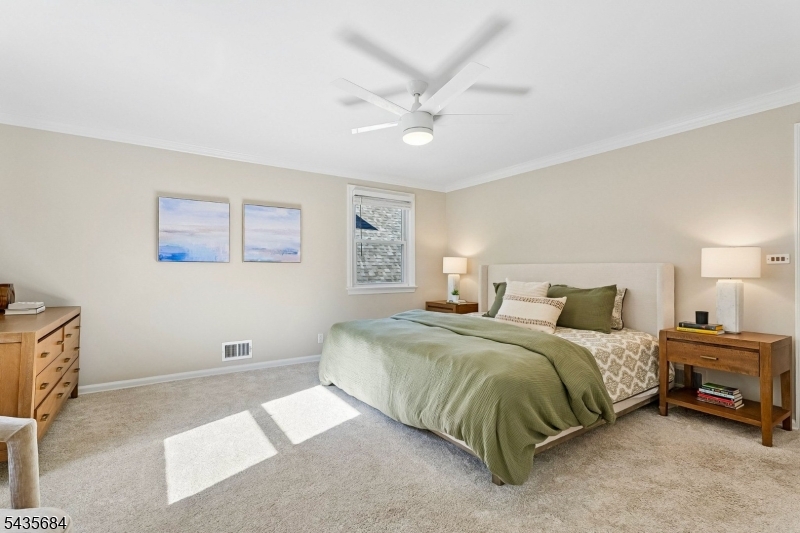 32 Undercliff Ter