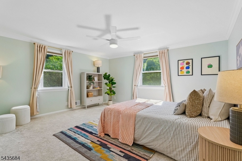 32 Undercliff Ter