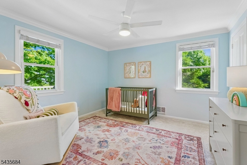 32 Undercliff Ter