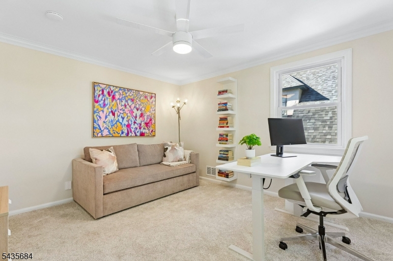32 Undercliff Ter