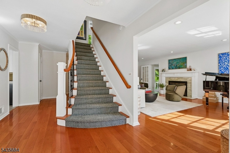 32 Undercliff Ter