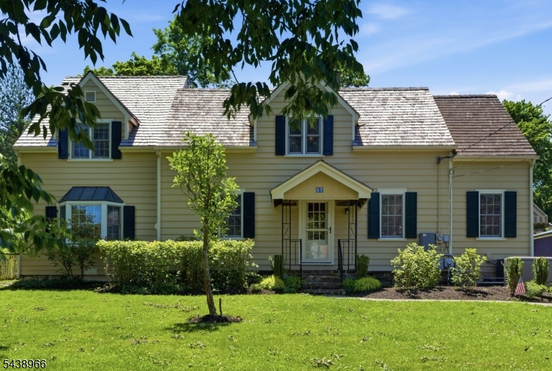 57 Lincoln Ave