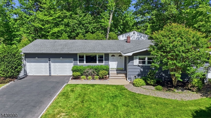 57 Livingston Ave