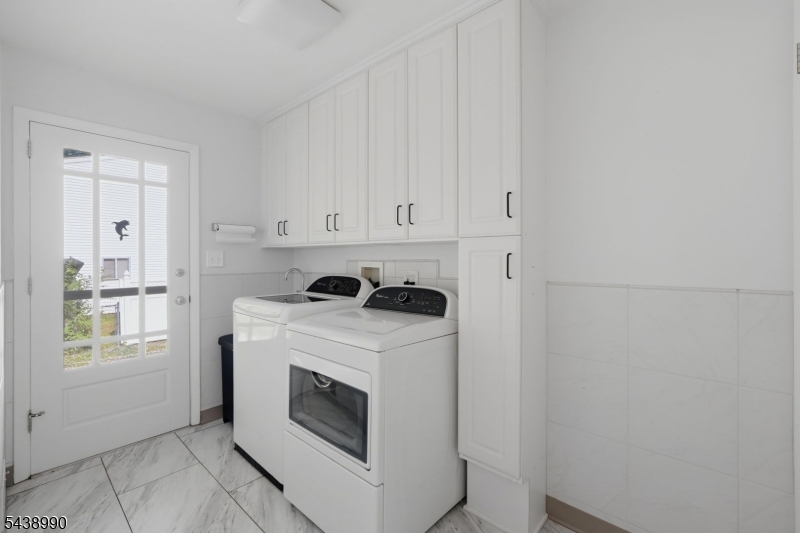 57 Livingston Ave