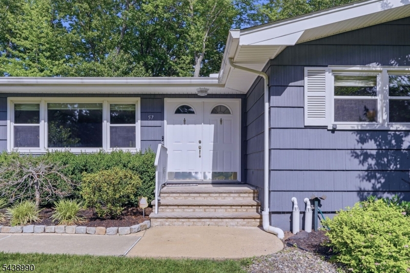 57 Livingston Ave