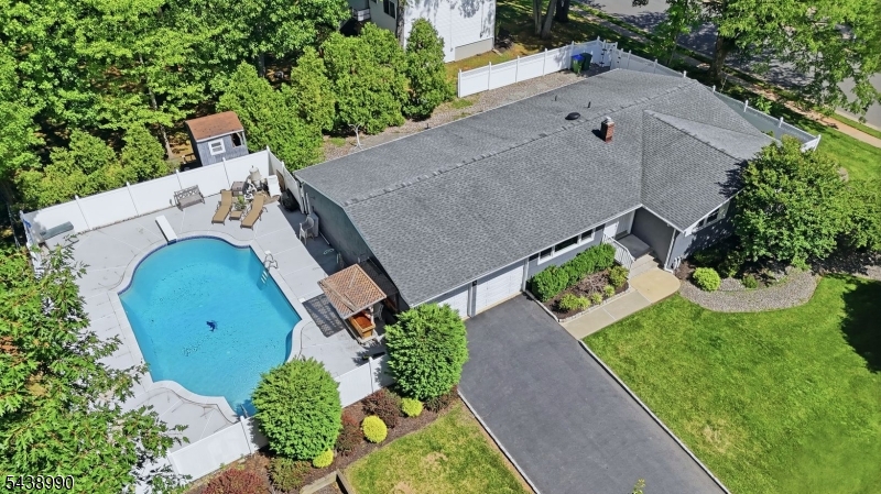 57 Livingston Ave