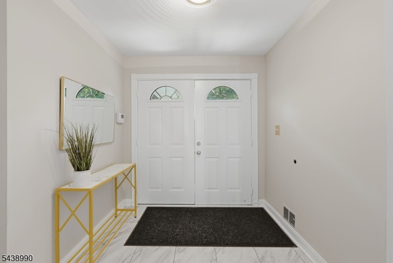 57 Livingston Ave