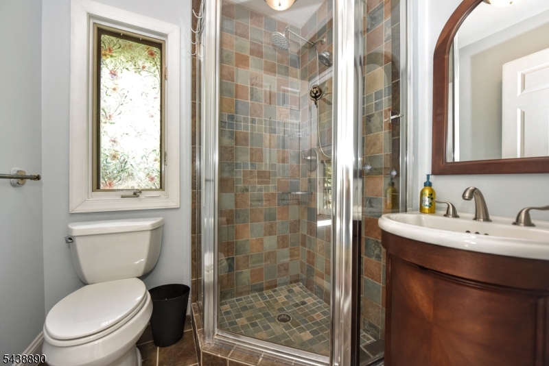 27 Joan St
