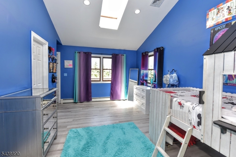 27 Joan St