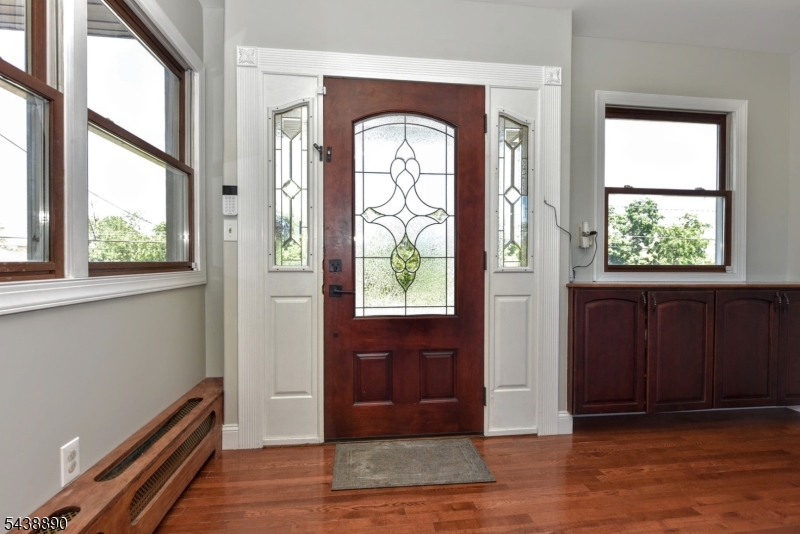 27 Joan St