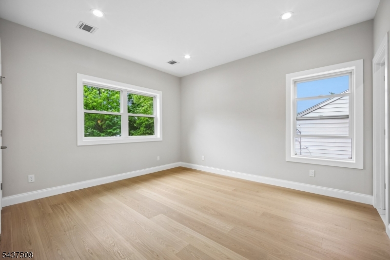 5 Briar Cliff Rd