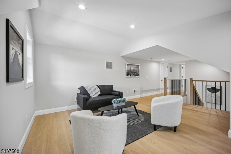5 Briar Cliff Rd