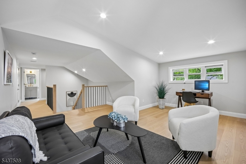 5 Briar Cliff Rd