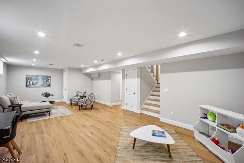 5 Briar Cliff Rd