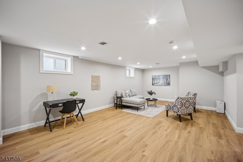 5 Briar Cliff Rd
