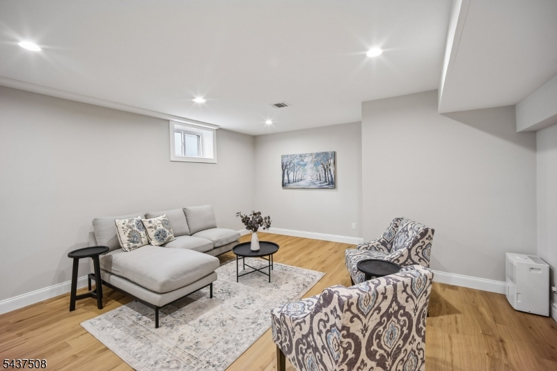 5 Briar Cliff Rd