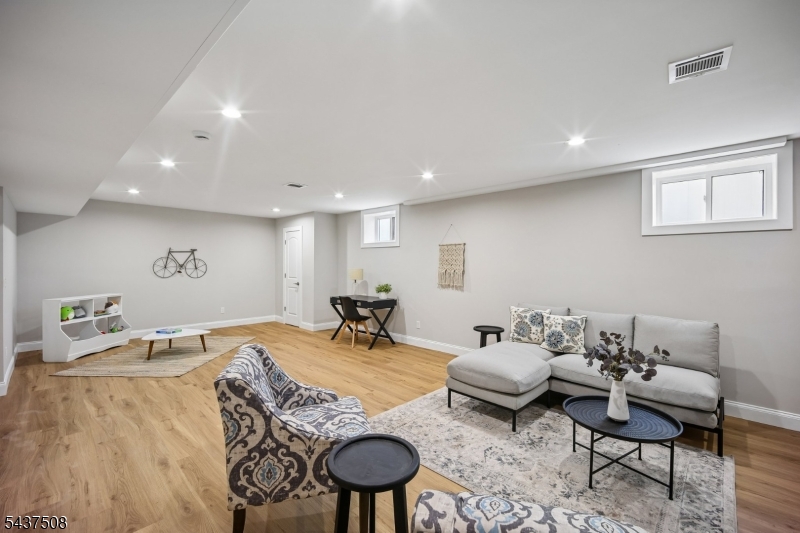 5 Briar Cliff Rd