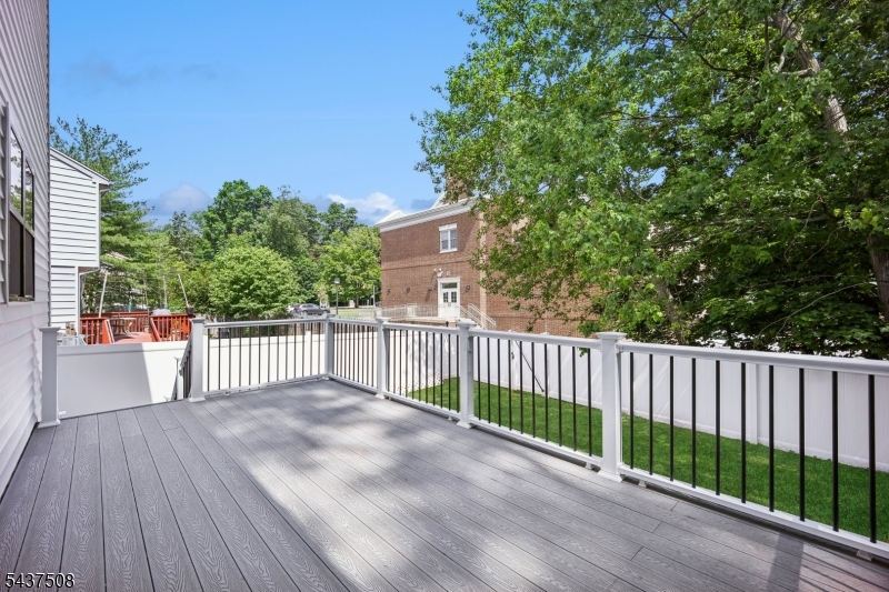 5 Briar Cliff Rd