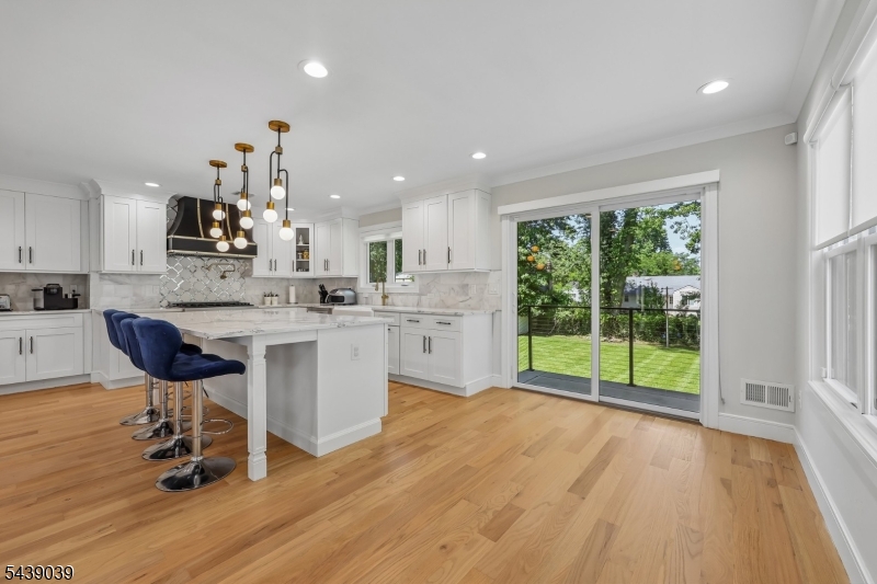 676 Ridgewood Rd
