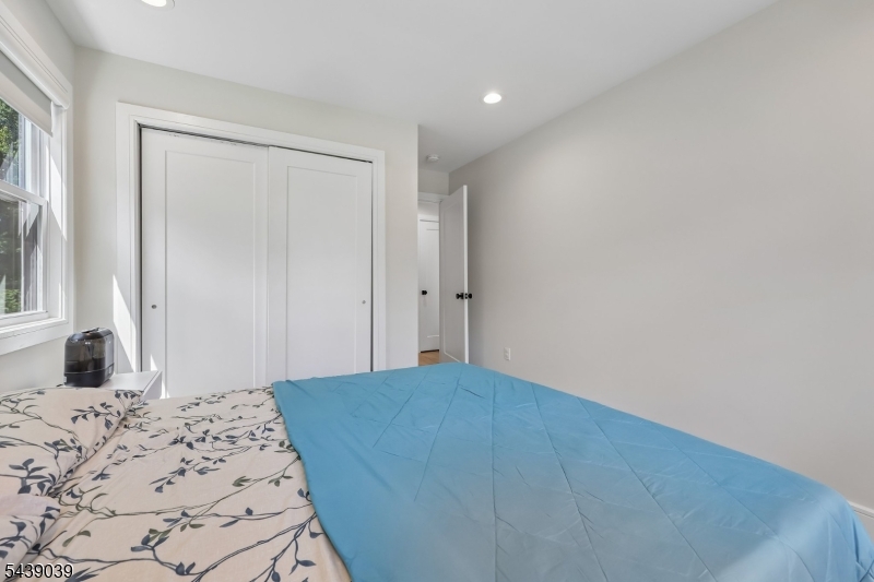 676 Ridgewood Rd