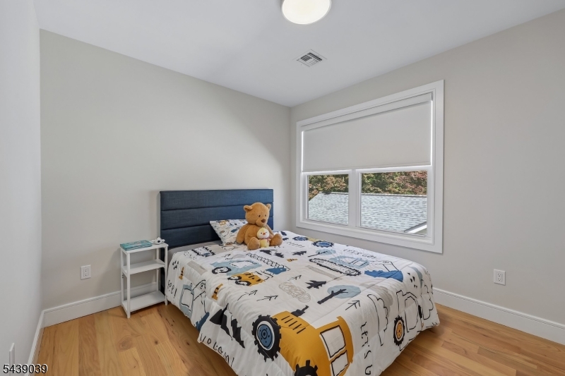 676 Ridgewood Rd