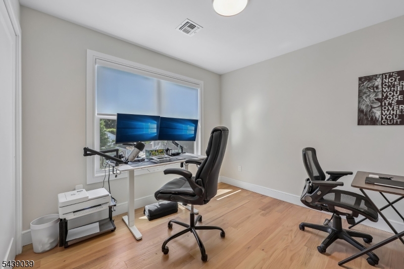 676 Ridgewood Rd