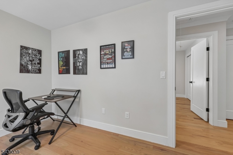 676 Ridgewood Rd
