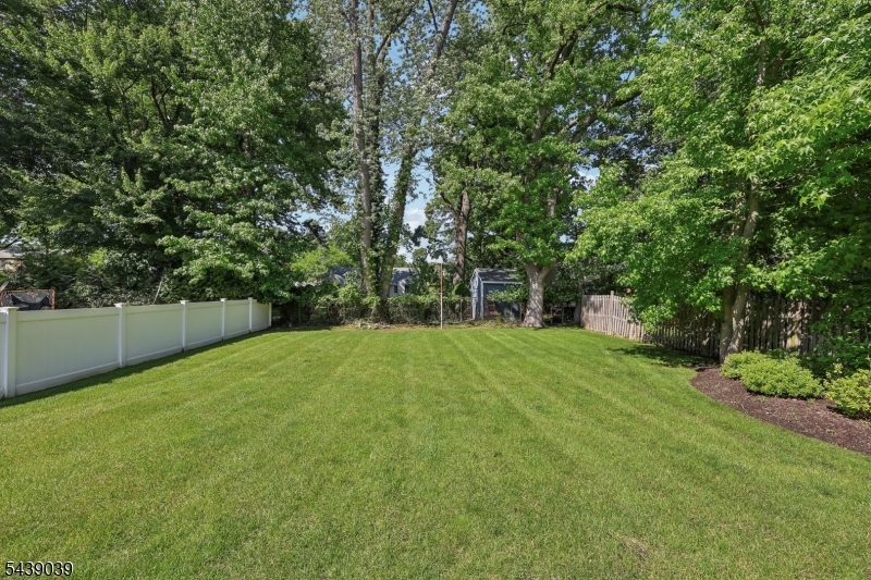 676 Ridgewood Rd