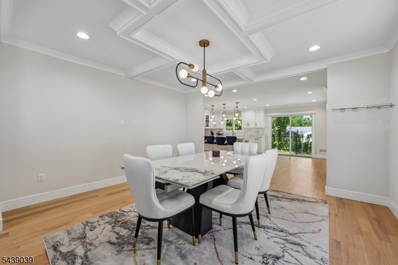 676 Ridgewood Rd