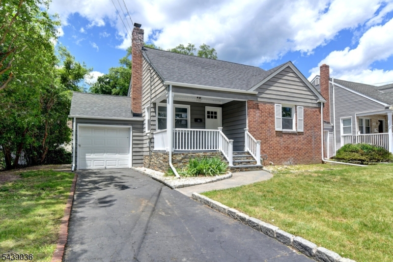 1156 Gruber Ave