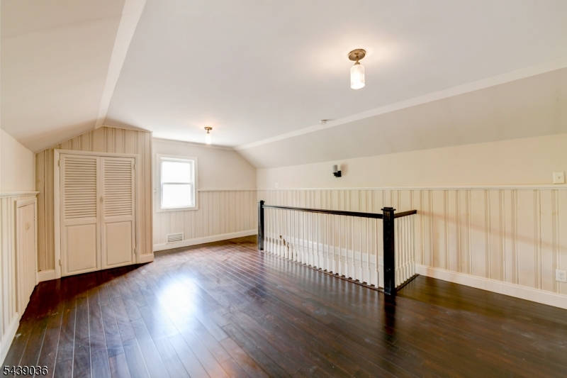 1156 Gruber Ave