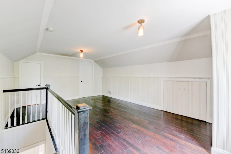 1156 Gruber Ave