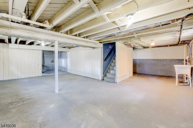 1156 Gruber Ave