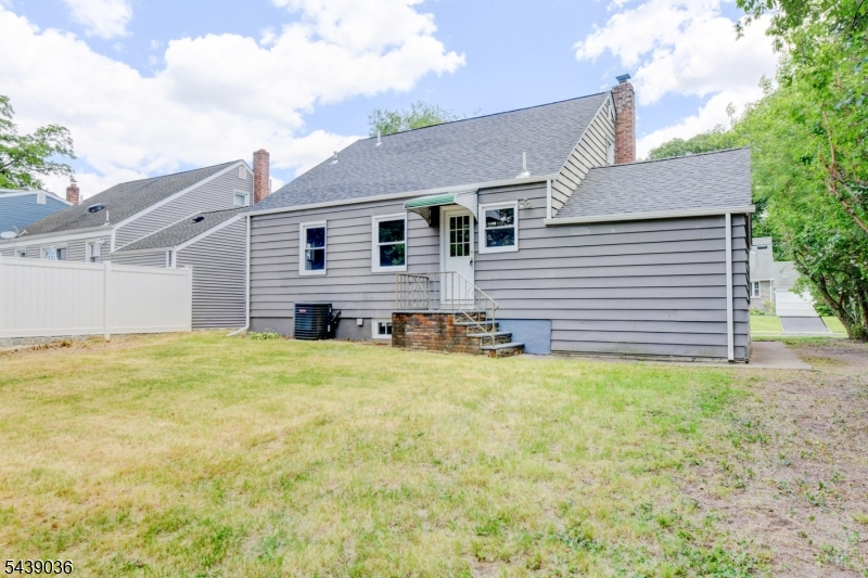 1156 Gruber Ave