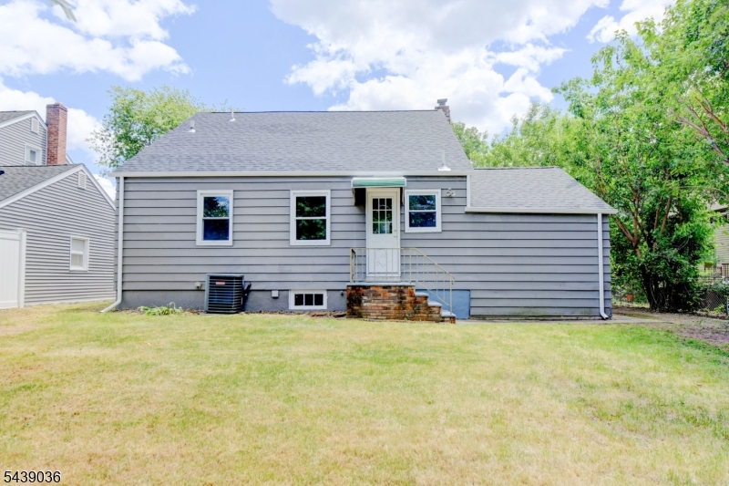 1156 Gruber Ave