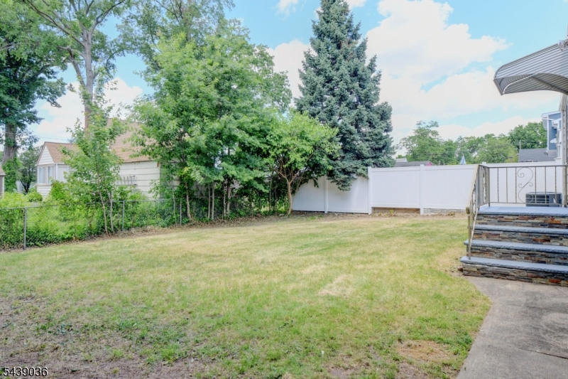 1156 Gruber Ave