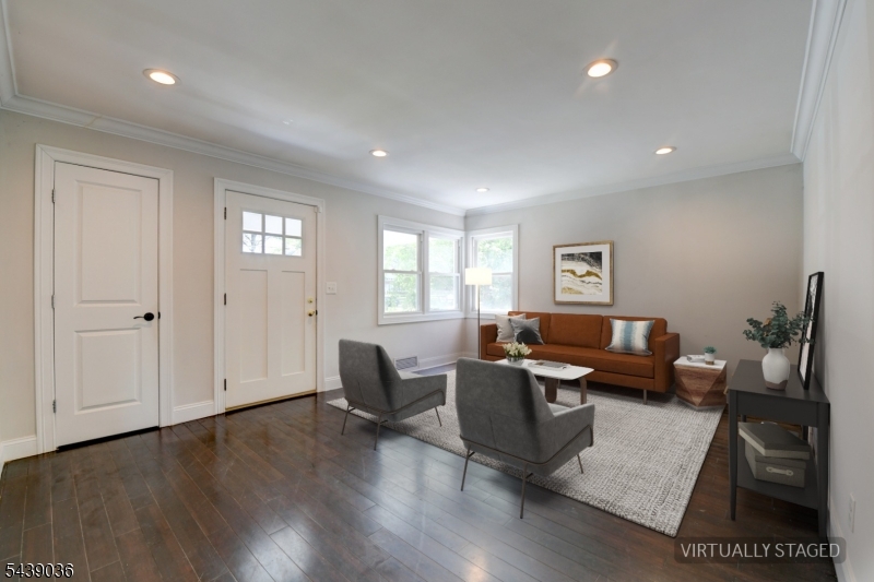 1156 Gruber Ave