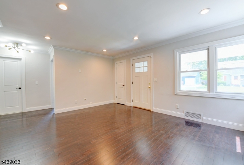 1156 Gruber Ave