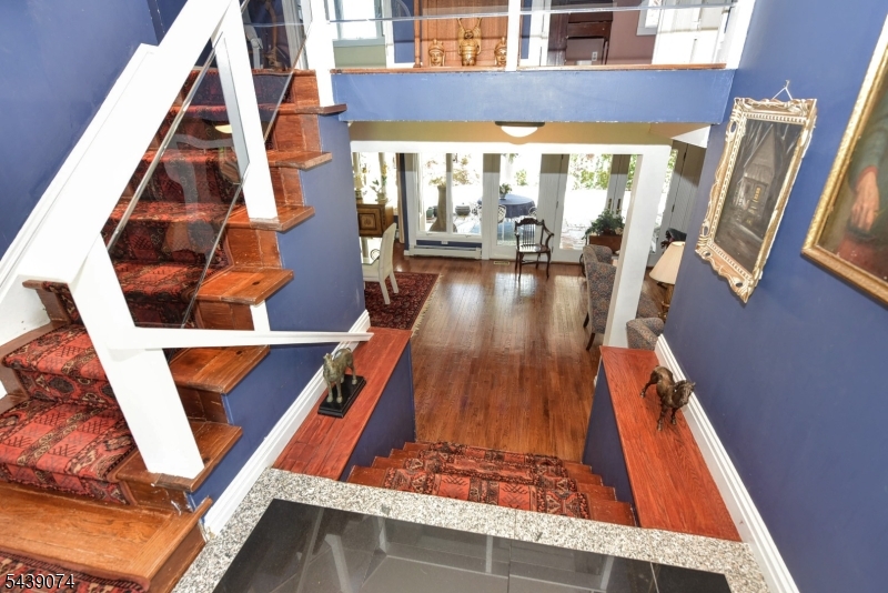 45 Lakeshore Dr