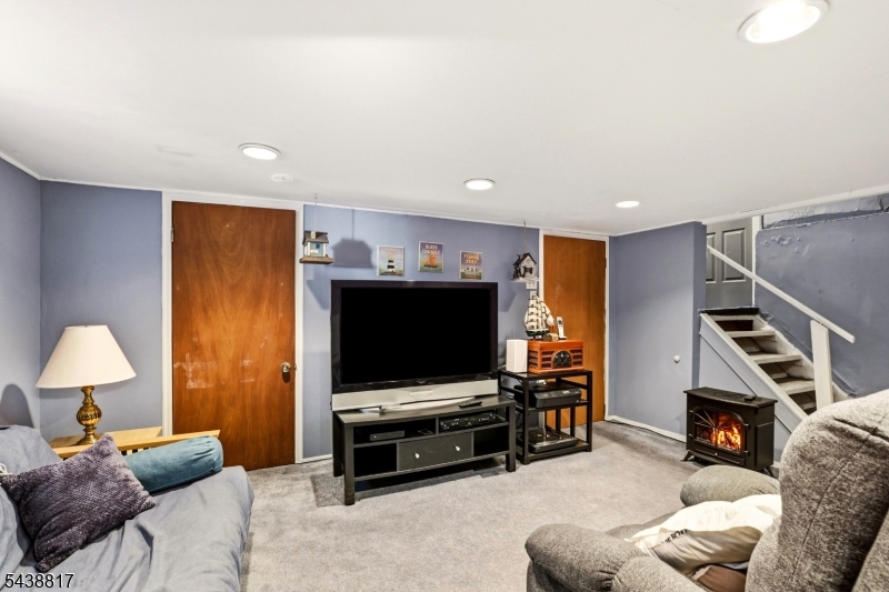 332 Riverside Ave