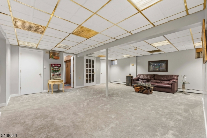 486 Summit Rd