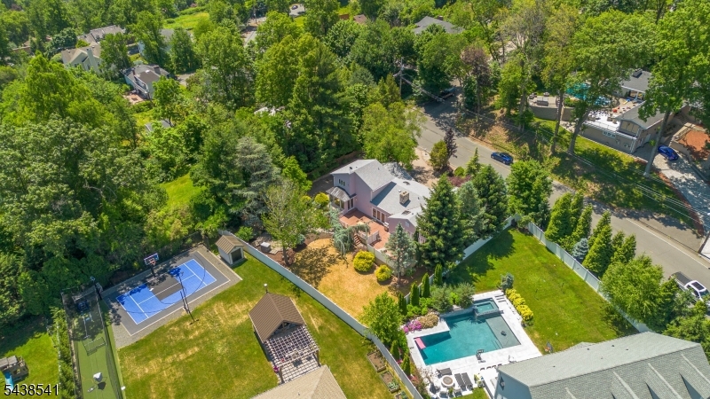 486 Summit Rd