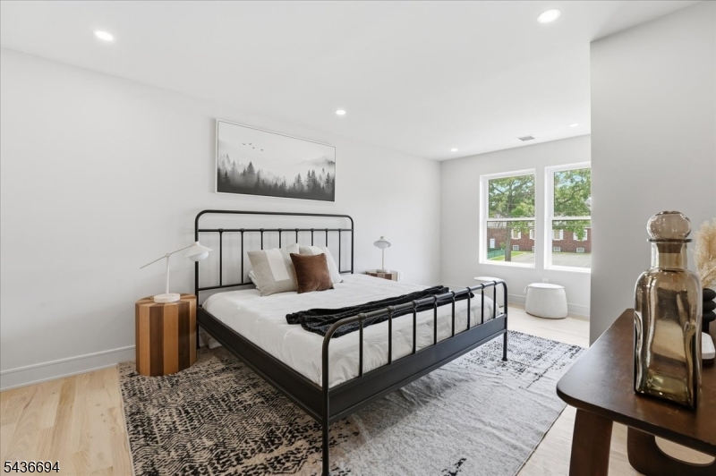 180 Sheridan Ave