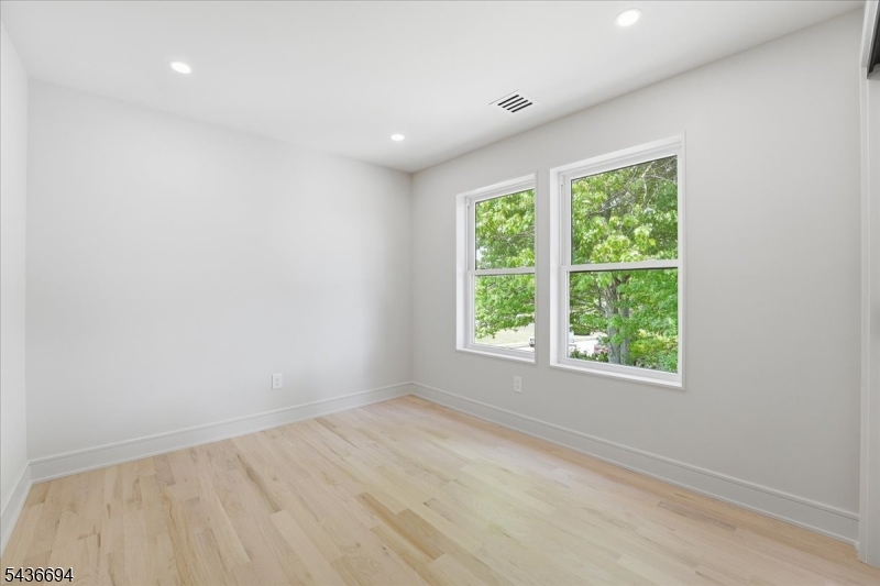 180 Sheridan Ave