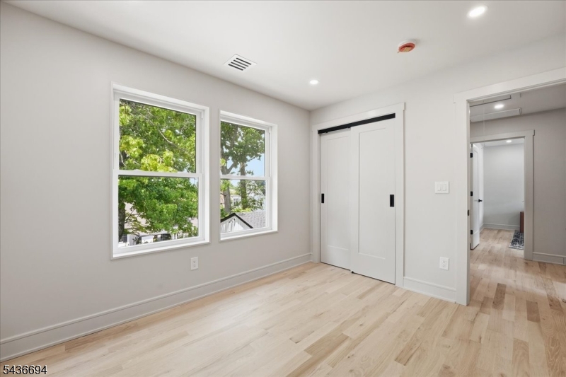 180 Sheridan Ave