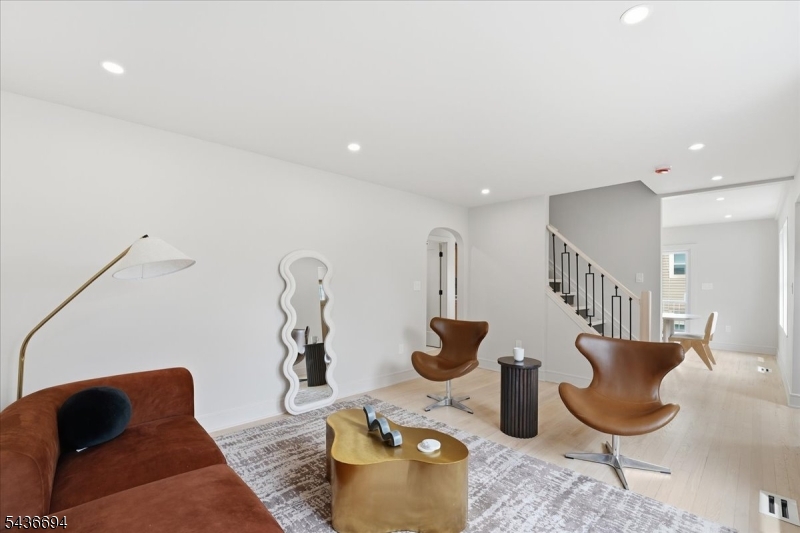 180 Sheridan Ave