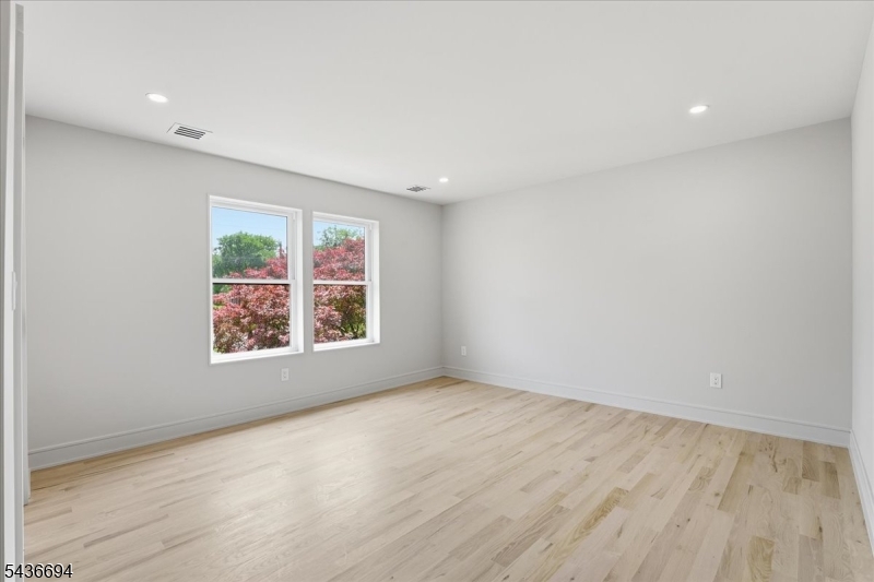 180 Sheridan Ave