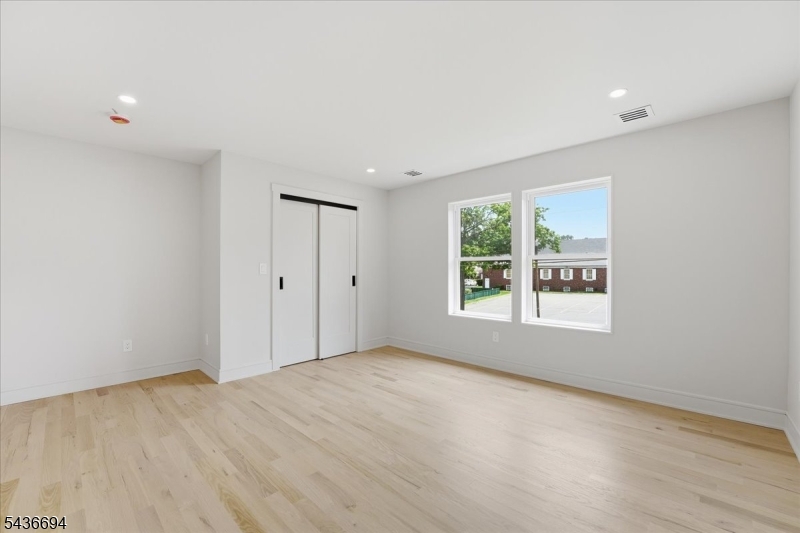 180 Sheridan Ave