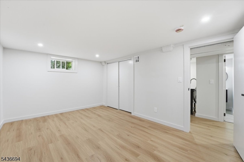 180 Sheridan Ave