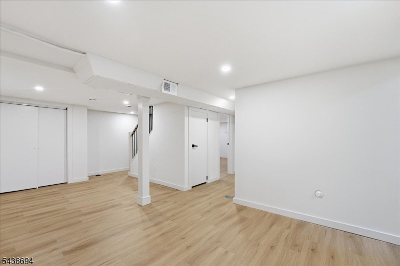 180 Sheridan Ave